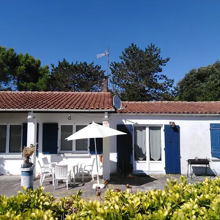 Maison Oleronaise Avec La A Pied Et La Piste Cyclable Au Bout Du Jardin *
