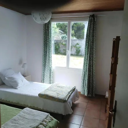 Holiday home Maison Oleronaise Avec La A Pied Et La Piste Cyclable Au Bout Du Jardin *